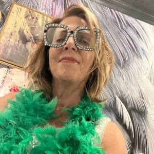 Meet your Posher, Laurene